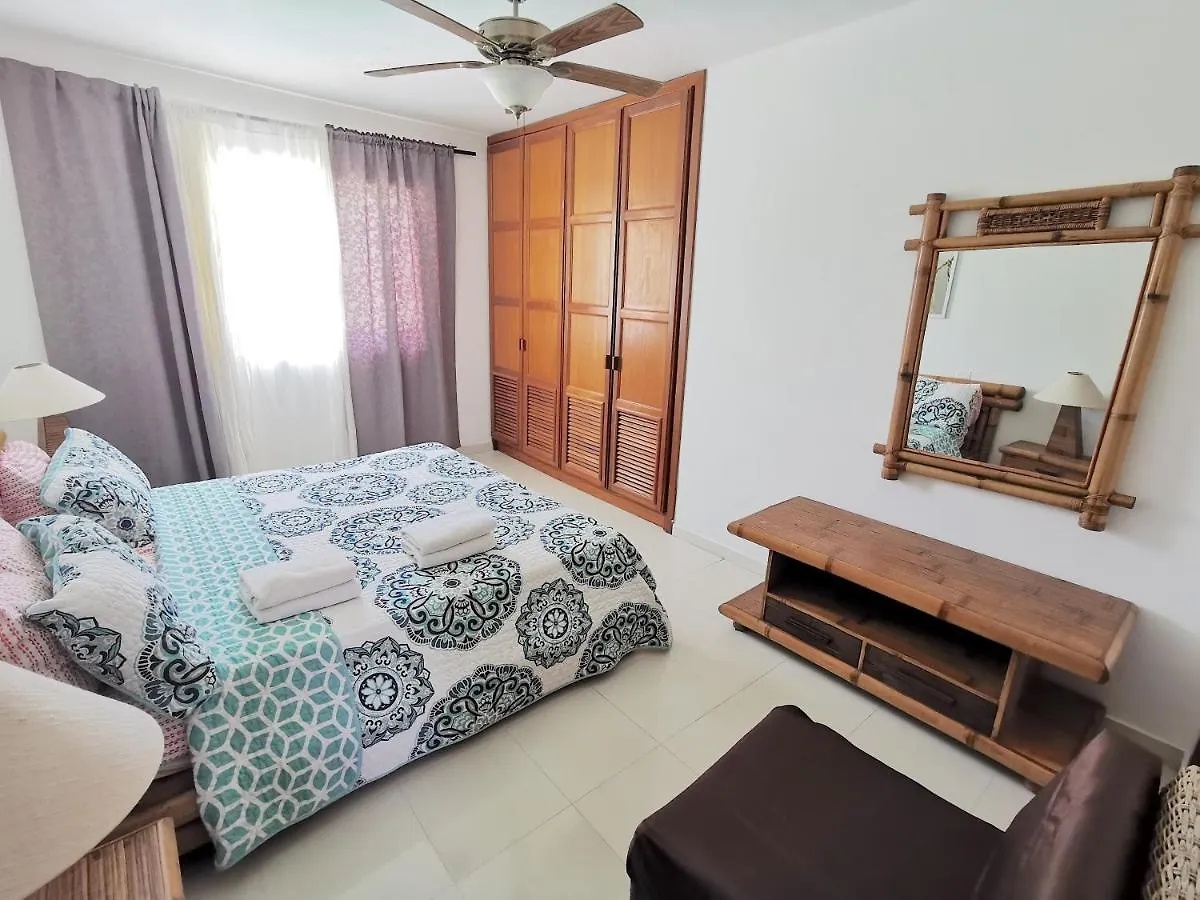 CASA CONFORTABLE 6 huéspedes EN LA PLAYA BAVARO WIFI BBQ Swimming Pool PARKING Apartamento Punta Cana